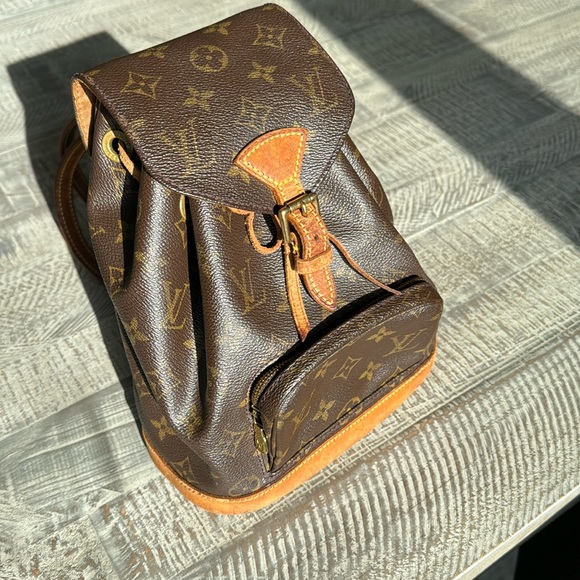 Louis Vuitton backpack - Picture 1 of 7